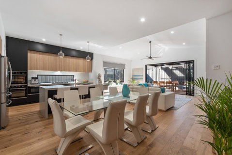Portrush Luxury Villa - Accommodation Fremantle 2