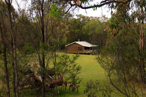 Possum's Hollow And Hooter's Hut - Accommodation Fremantle 0