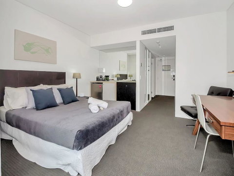 Privately Owned Hotel Room By Cairns Marina 222 - Accommodation Fremantle 0