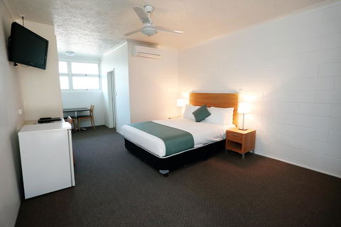 Q Express - Accommodation Fremantle 0