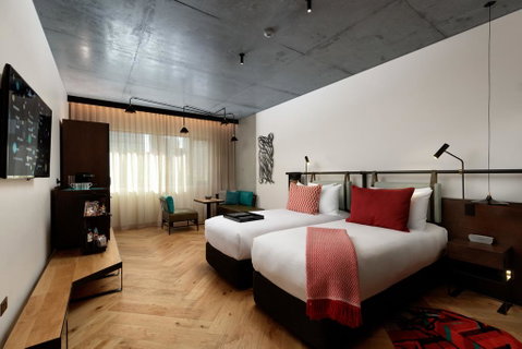 QT Melbourne - Accommodation Fremantle 3