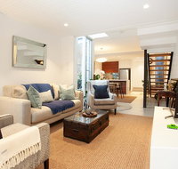 Quiet Family Home With Garden Courtyard Near Cafes - Accommodation Fremantle
