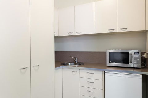 Redcliffe Motor Inn - Accommodation Fremantle 1