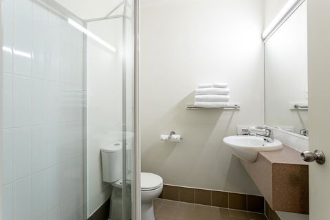 Redcliffe Motor Inn - Accommodation Fremantle 2
