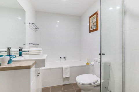Relax In A Spacious & Modern Townhouse In Asquith - Accommodation Fremantle 1