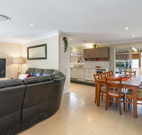 RELAXED COASTAL GETAWAY // MOMENTS TO WATERFRONT - Accommodation Fremantle