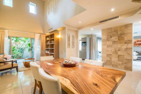 Resort Living With Private Pool Sleeps 8 - Accommodation Fremantle 3
