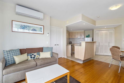 RESORT ON THE BEACH 6126-27 - Accommodation Fremantle 2