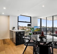 Resort-style Apartment with Balcony Pool and Gym - Accommodation Fremantle