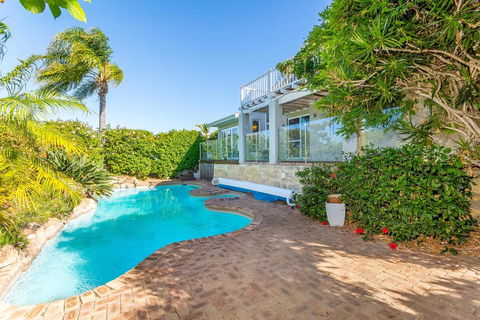 Resort-style Home - Accommodation Fremantle 0
