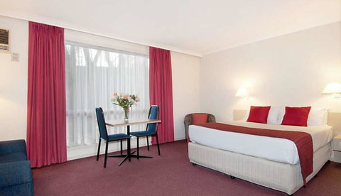 Ringwood Lake Inn - Accommodation Fremantle 1