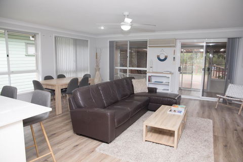 Riverside Haven - Boating, Fishing, Beach, Cafes In Walking Range - Accommodation Fremantle 2