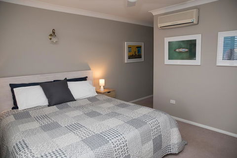 Riverside Haven - Boating, Fishing, Beach, Cafes In Walking Range - Accommodation Fremantle 3
