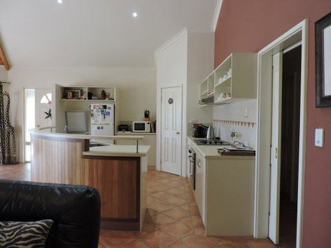 Rural Hideaway - Yallingup - Accommodation Fremantle 2