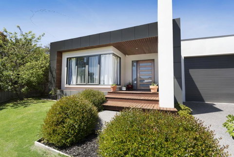 SAFETY BEACH ENTERTAINER - Accommodation Fremantle 0