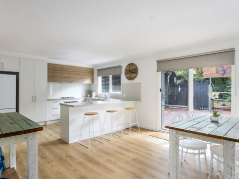 Sand Surf Beach - Beautiful Rye Holiday Home - Accommodation Fremantle 0