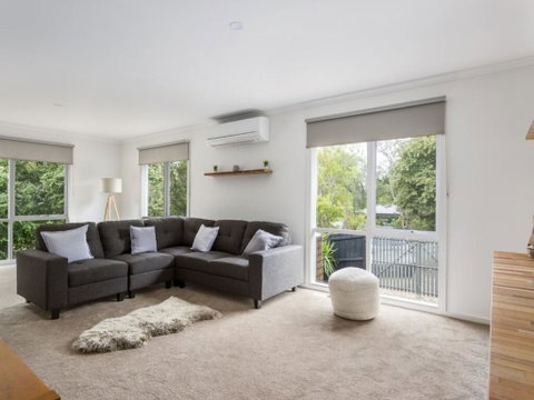 Sand Surf Beach - Beautiful Rye Holiday Home - Accommodation Fremantle 3