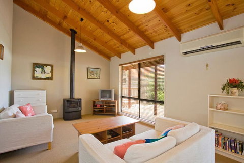 Sandhurst Escape 2-17 - Accommodation Fremantle 0