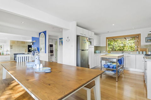 SANTORINI BEACH HOUSE - SAFETY BEACH - Accommodation Fremantle 0