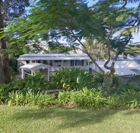 Sapphire Beach Pet Friendly Beach 5 minute walk - Accommodation Fremantle