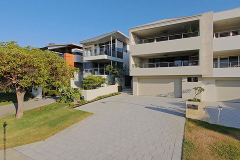 Sapphire Blue Apartment - Accommodation Fremantle 3
