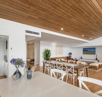 Sea la Vie 2 Luxury Apartment in Coffs Harbour Jetty with pool views and walking distance to the beach - Accommodation Fremantle