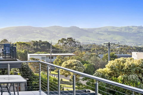 SEA SPECTACULAR - Seconds From The Beach! - Accommodation Fremantle 1