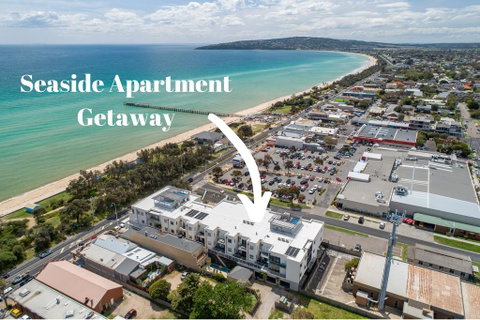 Seaside Apartment Getaway - Accommodation Fremantle 0
