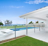 Sentosa on Tugun - Beachfront 5 Bedroom - Accommodation Fremantle