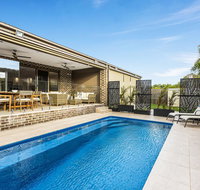 Serenity on Seaview Boutique retreat with pool by the beach - Accommodation Fremantle