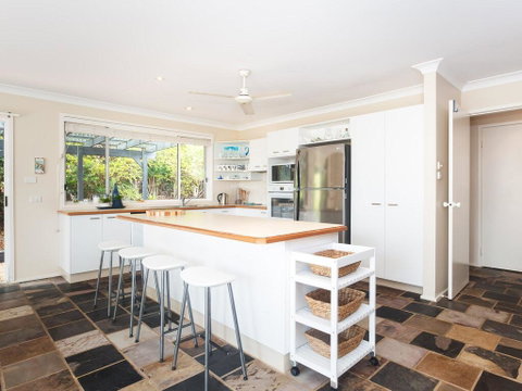 Serenity', 7 Mulloway Place - Peaceful House With Air Con Netflix & WIFI - Accommodation Fremantle 2