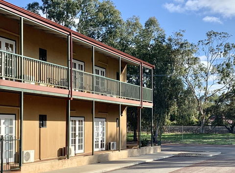 Settlers Hotel York - Accommodation Fremantle 3