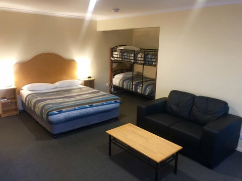 Sheffield Motor Inn - Accommodation Fremantle 2