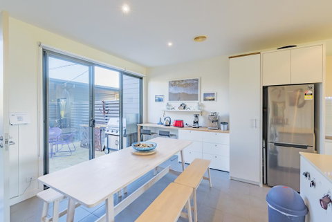 Shore To Relax - Family Or Corporate Bookings Only - Accommodation Fremantle 0