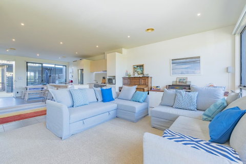 Shore To Relax - Family Or Corporate Bookings Only - Accommodation Fremantle 1