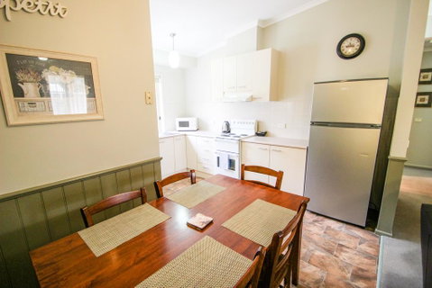 Silver Birches Holiday Unit 6 - Accommodation Fremantle 2
