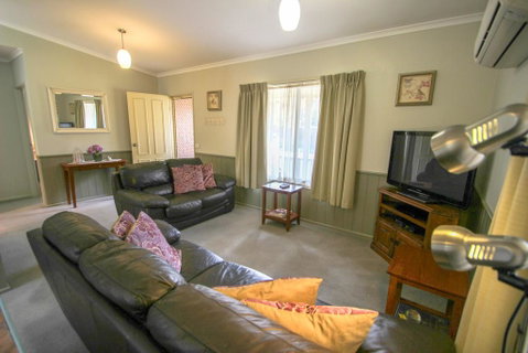 Silver Birches Holiday Unit 6 - Accommodation Fremantle 0