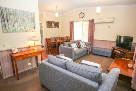 Silver Birches Holiday Unit 7 - Accommodation Fremantle 1
