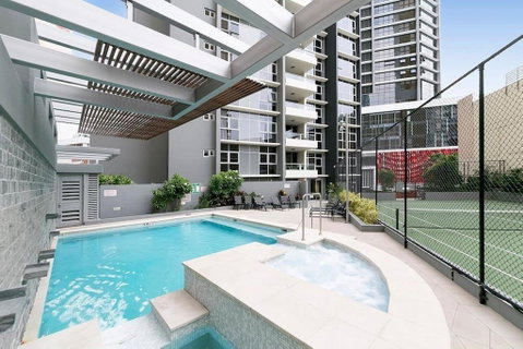 SK2 - 3BR With Pool Gym Steam Room In Story Bridge - Accommodation Fremantle 1
