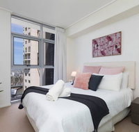 SK2 - 3BR with Pool Gym Steam Room in Story Bridge - Accommodation Fremantle