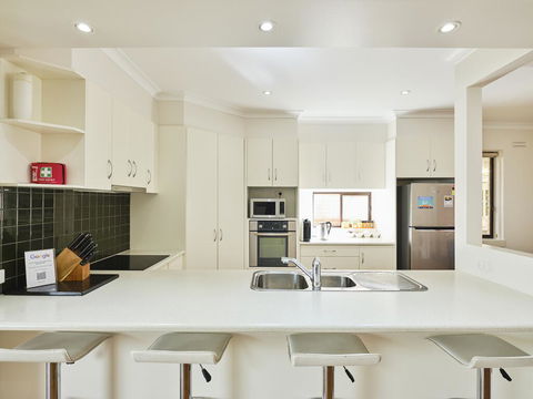 Skymirror Villa - Accommodation Fremantle 1