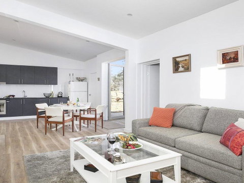 Somerton Barn - Rural Tranquility & Country Comfort - Accommodation Fremantle 1