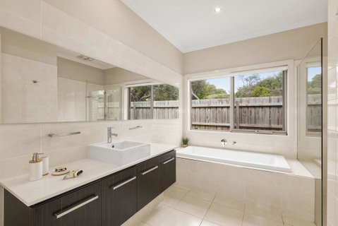 Sorrento Serenity Luxury Villa With Private Pool, Theatre And Games Room - Accommodation Fremantle 3