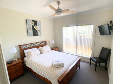 Spacious 2 Bed, 2 Bath Villa - Central Location - Quiet - Accommodation Fremantle 2