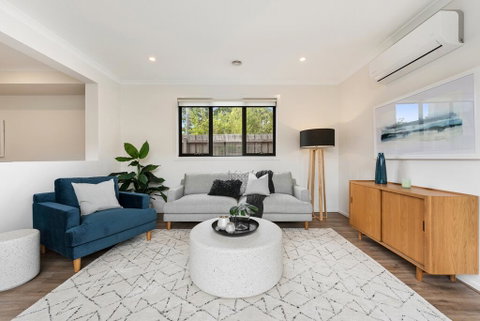 Spacious 4-Bed House With Parking And Backyard - Accommodation Fremantle 2