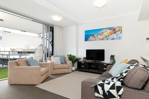 Spacious Executive 3 Bedroom - Brisbane CBD - Views - Pool - WIFI - Free Parking - Accommodation Fremantle 3