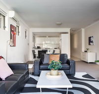 Spacious Two-Bedroom Apartment near Hospital - Accommodation Fremantle