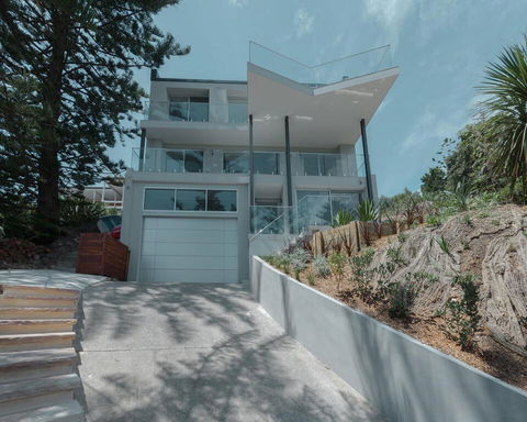 Spectacular Bilgola Beachhouse - Accommodation Fremantle 2