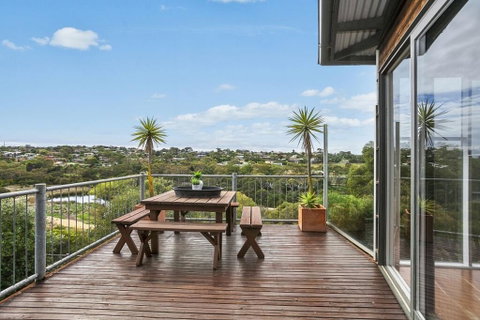 Spring Valley Luxury 42 - Accommodation Fremantle 2