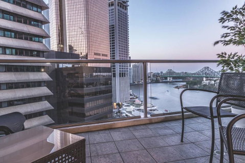 Story Bridge/River Views,  Pool, Gym, Netflix, Carpark - Accommodation Fremantle 2